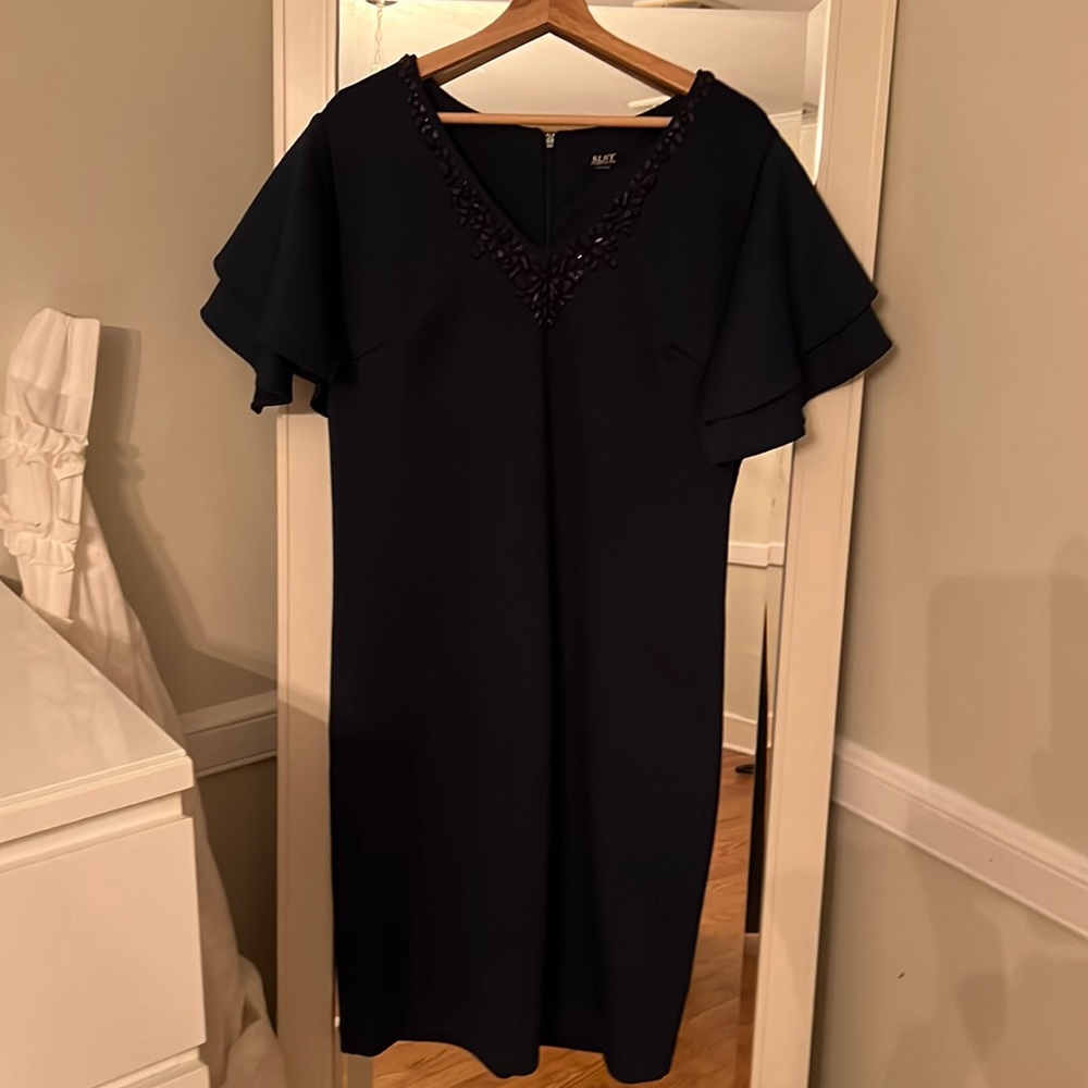 SLNY dress . green with black beading around v-neck